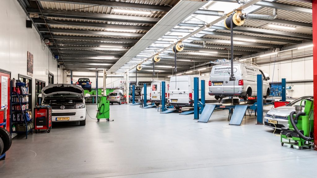 BOSCH CAR SERVICE MOOREN AUTO INTÉRIEUR